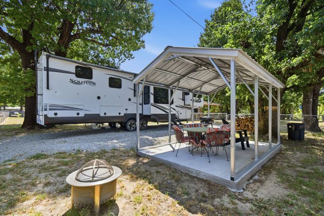 117596 S 4203 Road, Eufaula, OK 74432