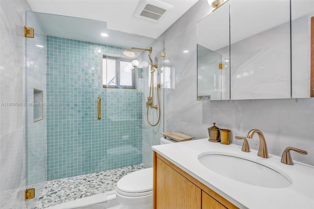 877 Ellen Dr., Key Largo, FL 33037