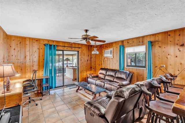 877 Ellen Dr., Key Largo, FL 33037