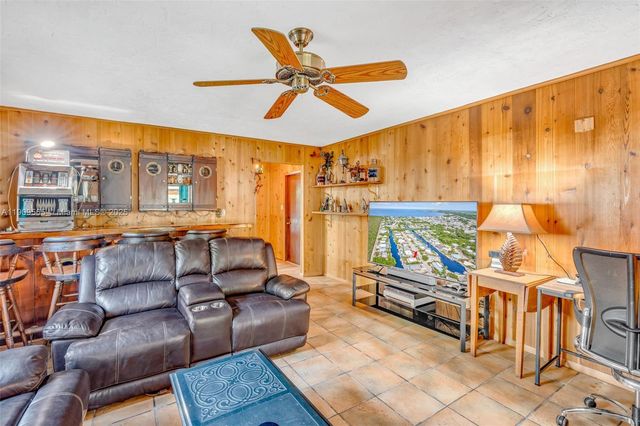 877 Ellen Dr., Key Largo, FL 33037