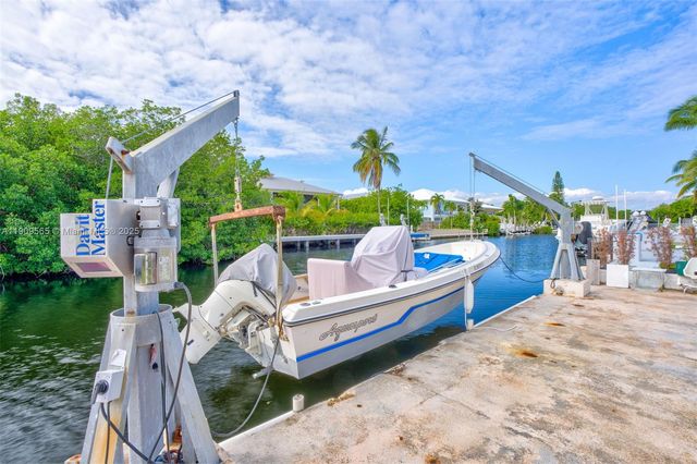 877 Ellen Dr., Key Largo, FL 33037