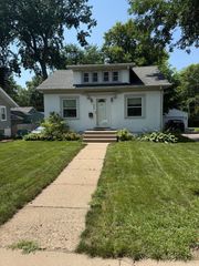 4040 Xenwood Avenue S, Saint Louis Park, MN 55416