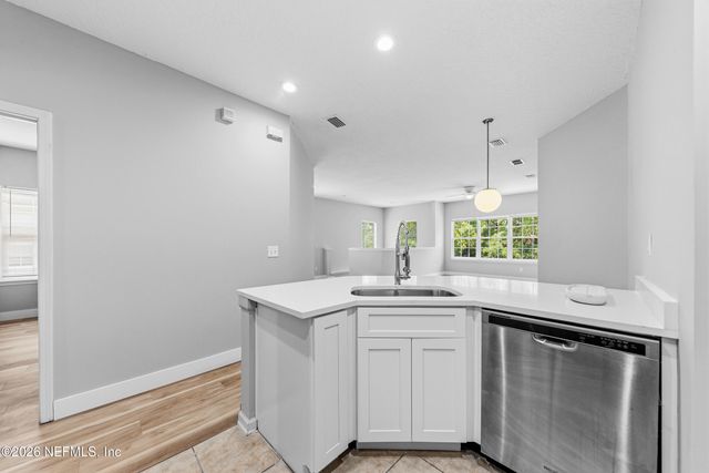 12301 KERNAN FOREST Boulevard 202, Jacksonville, FL 32225
