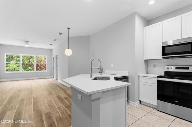 12301 KERNAN FOREST Boulevard 202, Jacksonville, FL 32225