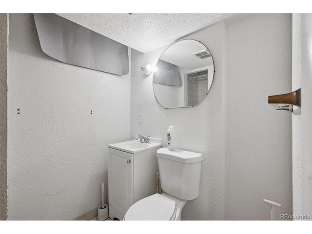 1207 S Gray St, Lakewood, CO 80232