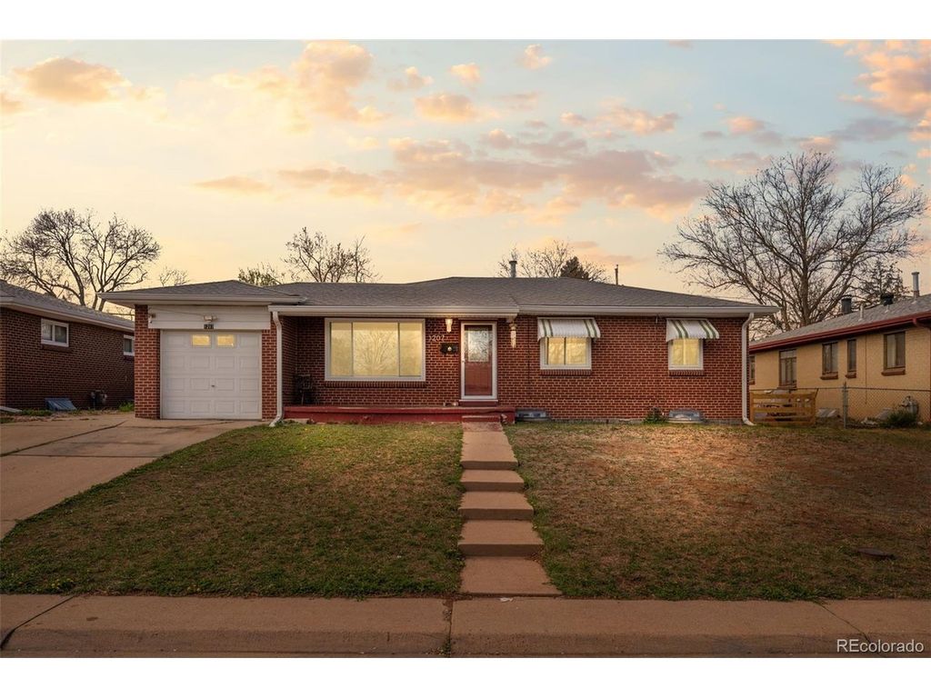 1207 S Gray St, Lakewood, CO 80232