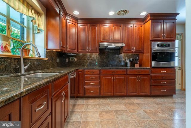 1626 MOUNT PLEASANT RD, Villanova, PA 19085