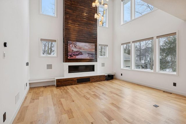 18305 Dove Court, Eden Prairie, MN 55347