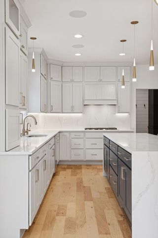 18305 Dove Court, Eden Prairie, MN 55347