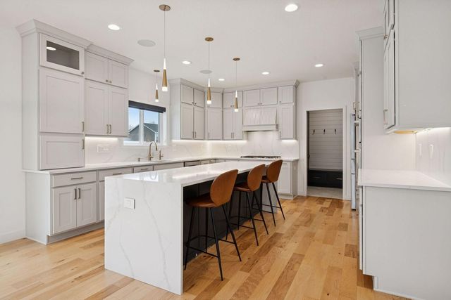 18305 Dove Court, Eden Prairie, MN 55347