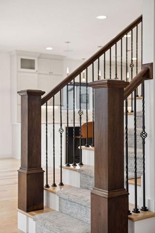 18305 Dove Court, Eden Prairie, MN 55347