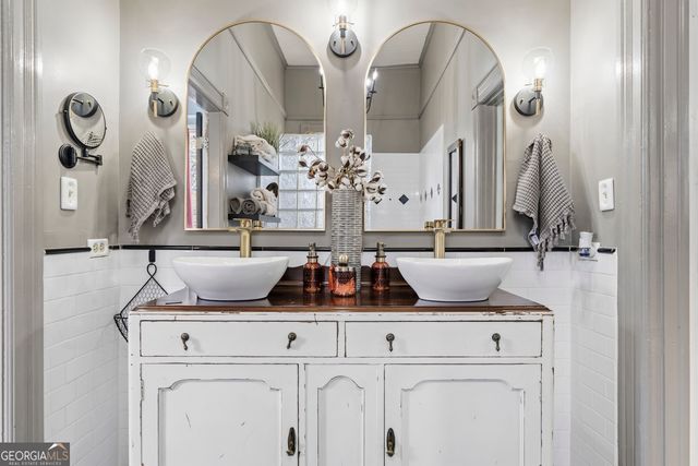 241 E Hightower Trail, Social Circle, GA 30025