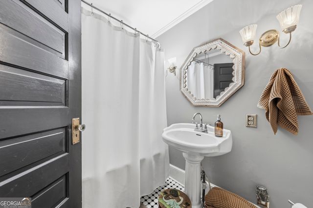 241 E Hightower Trail, Social Circle, GA 30025