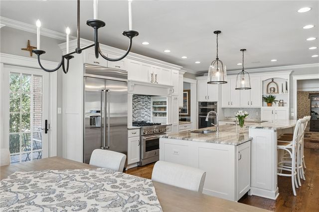 1271 Redfern Dr, Upper St Clair, PA 15241