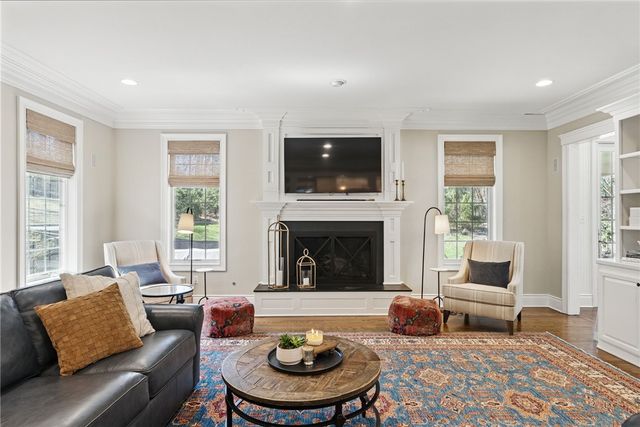 1271 Redfern Dr, Upper St Clair, PA 15241