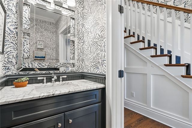 1271 Redfern Dr, Upper St Clair, PA 15241