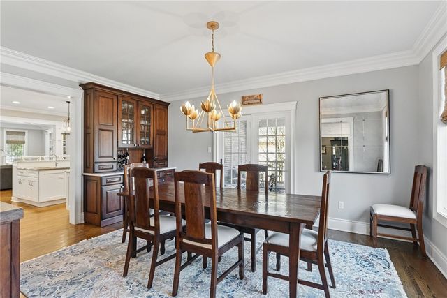 1271 Redfern Dr, Upper St Clair, PA 15241