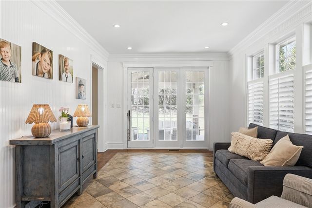 1271 Redfern Dr, Upper St Clair, PA 15241