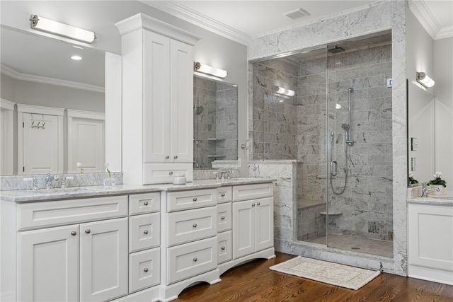 1271 Redfern Dr, Upper St Clair, PA 15241