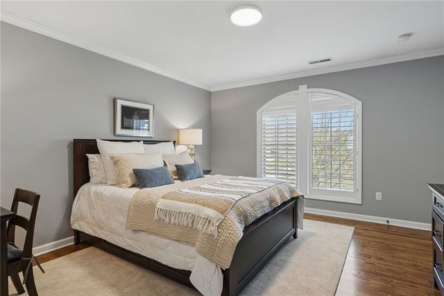 1271 Redfern Dr, Upper St Clair, PA 15241