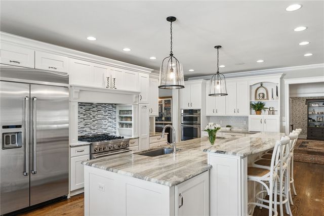 1271 Redfern Dr, Upper St Clair, PA 15241