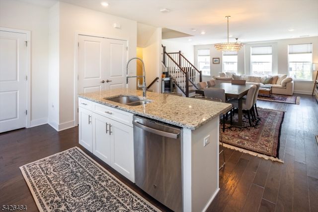30 Colgate Dr, Morris Twp., NJ 07960