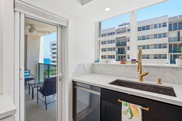 1239 Hillsboro Mile 302, Hillsboro Beach, FL 33062
