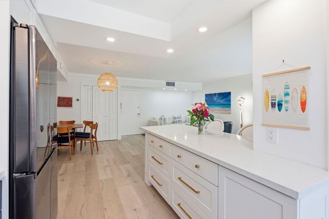1239 Hillsboro Mile 302, Hillsboro Beach, FL 33062