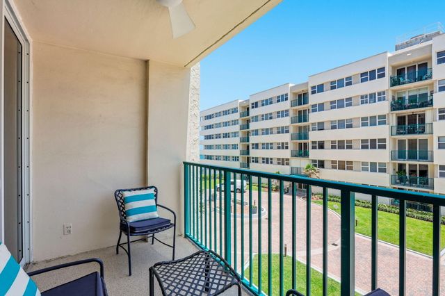 1239 Hillsboro Mile 302, Hillsboro Beach, FL 33062