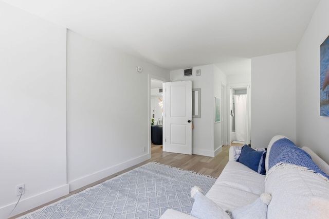 1239 Hillsboro Mile 302, Hillsboro Beach, FL 33062