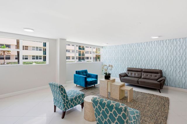 1239 Hillsboro Mile 302, Hillsboro Beach, FL 33062
