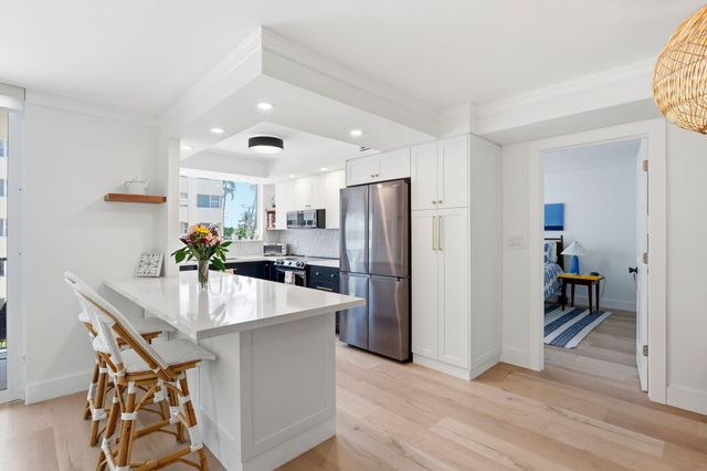 1239 Hillsboro Mile 302, Hillsboro Beach, FL 33062