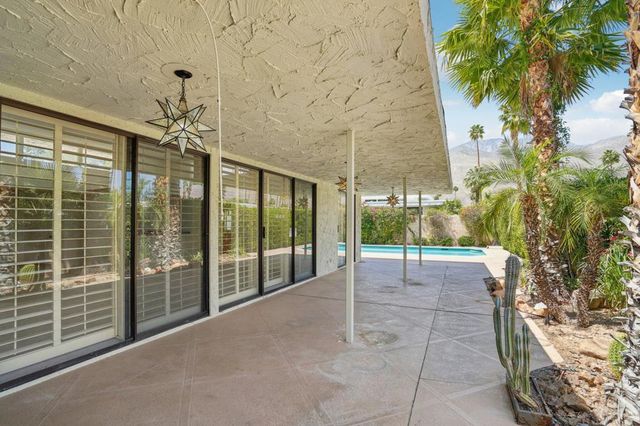 1540 E Sierra Way, Palm Springs, CA 92264