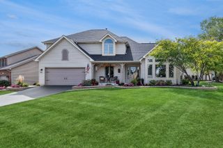 717 Clarendon Lane, Aurora, IL 60504