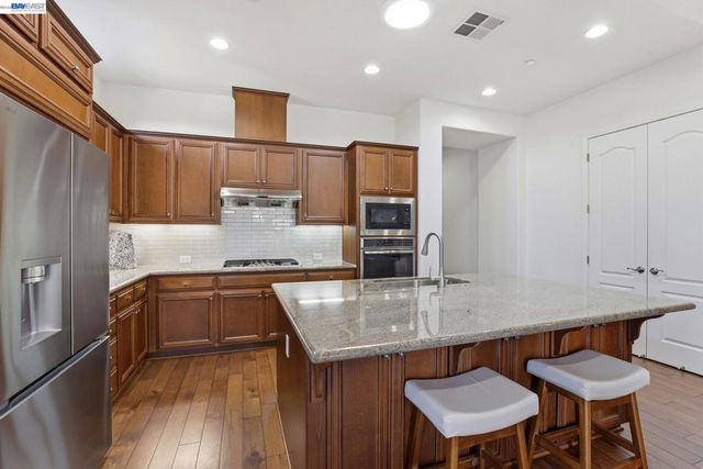 3206 Denton Ct, Pleasanton, CA 94566