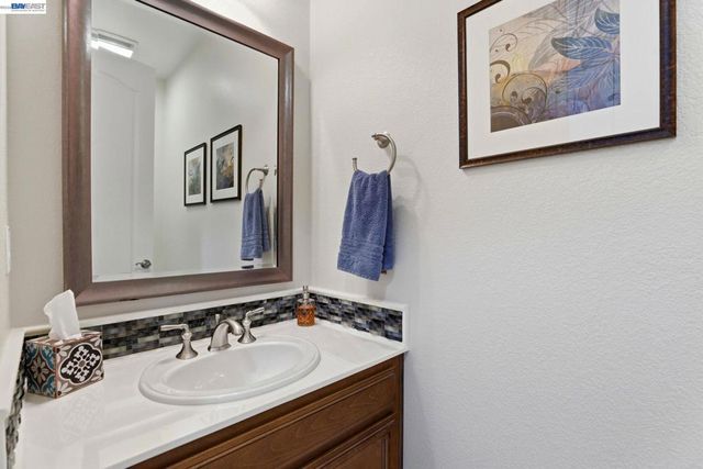 3206 Denton Ct, Pleasanton, CA 94566