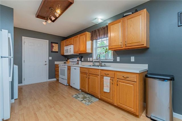 285 Raven Circle, Lexington, NC 27292