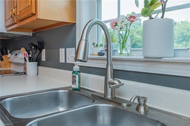 285 Raven Circle, Lexington, NC 27292