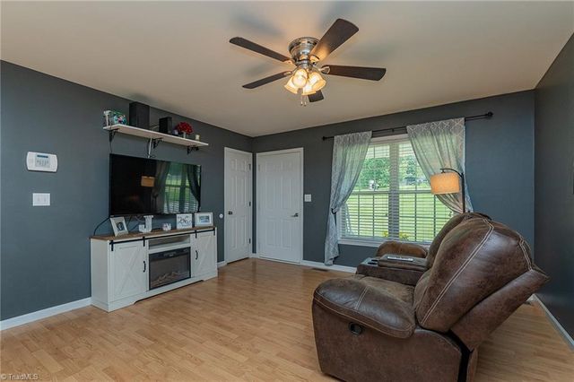 285 Raven Circle, Lexington, NC 27292