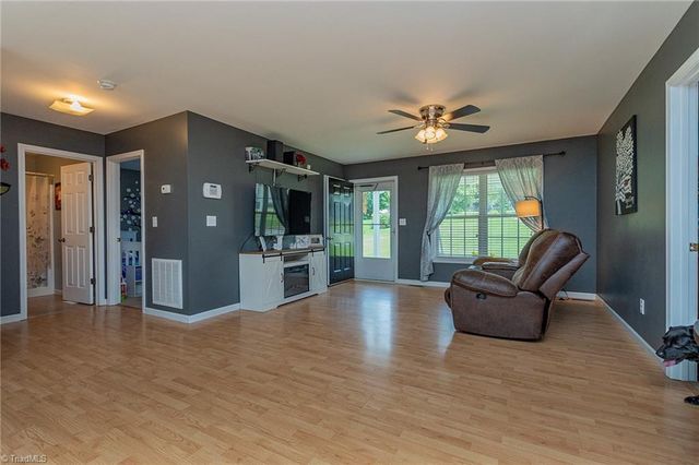 285 Raven Circle, Lexington, NC 27292
