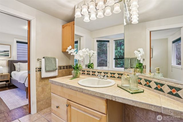 5733 155th Avenue NE, Redmond, WA 98052