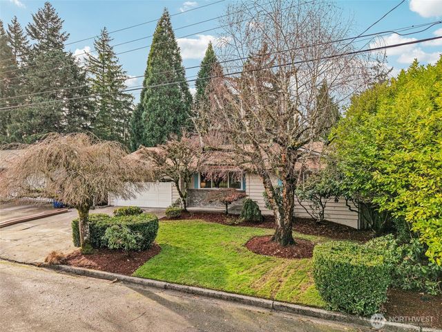 5733 155th Avenue NE, Redmond, WA 98052
