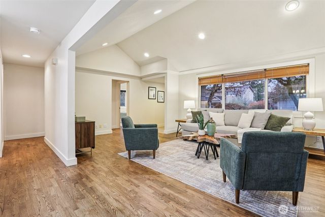 5733 155th Avenue NE, Redmond, WA 98052