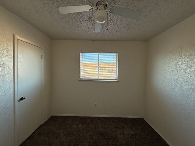 1021 Pleasant Valley Lane, Arlington, TX 76015