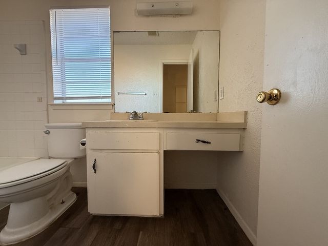 1021 Pleasant Valley Lane, Arlington, TX 76015