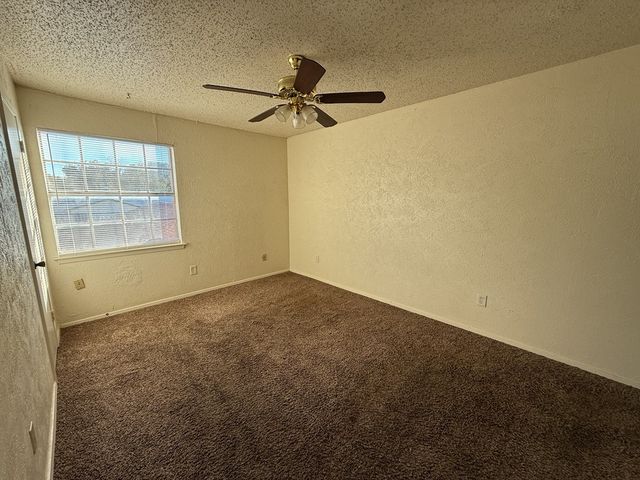 1021 Pleasant Valley Lane, Arlington, TX 76015