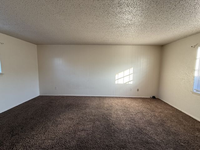 1021 Pleasant Valley Lane, Arlington, TX 76015