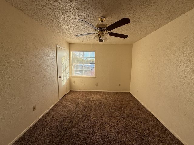 1021 Pleasant Valley Lane, Arlington, TX 76015