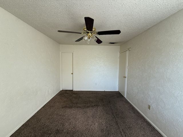 1021 Pleasant Valley Lane, Arlington, TX 76015