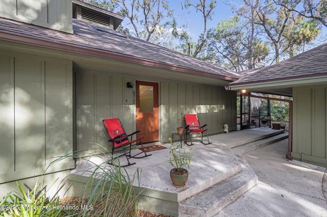 8725 Quail Run Drive, Wesley Chapel, FL 33544